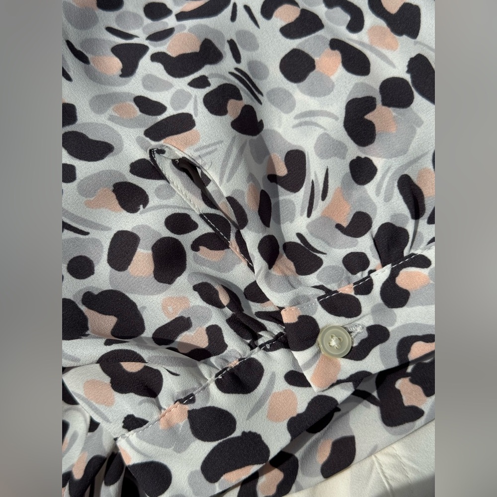 LOFT White and Black Blouse Elegant Top - Picture 8 of 9
